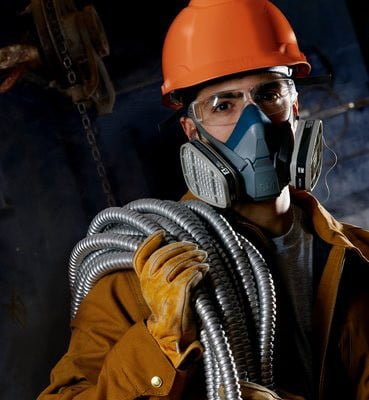 3M RUGGED COMFORT HALF REUSABLE RESPIRATOR - Image 3