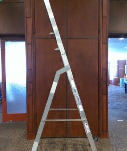 LOCK N CLIMB PYLON ALUMINUM LADDER